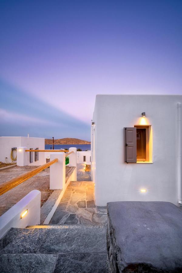Ammos Serifos リバディオン エクステリア 写真